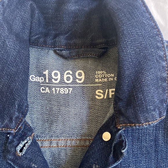 Gap jean jacket - Picture 4 of 7